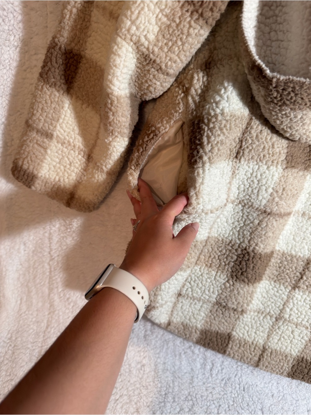Source Unknown Cream and Brown Plaid Sherpa Jacket - Picture 4 of 6